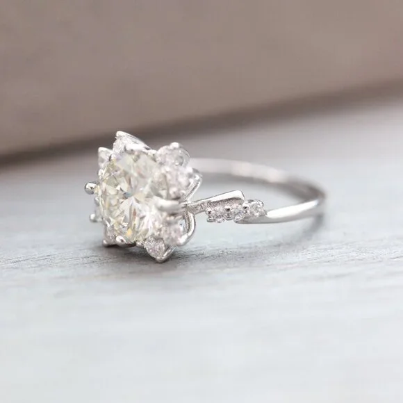 S925 2ct Clear Moissanite Diamond Sunflower Style Engagement Ring Silver - Picture 2 of 6